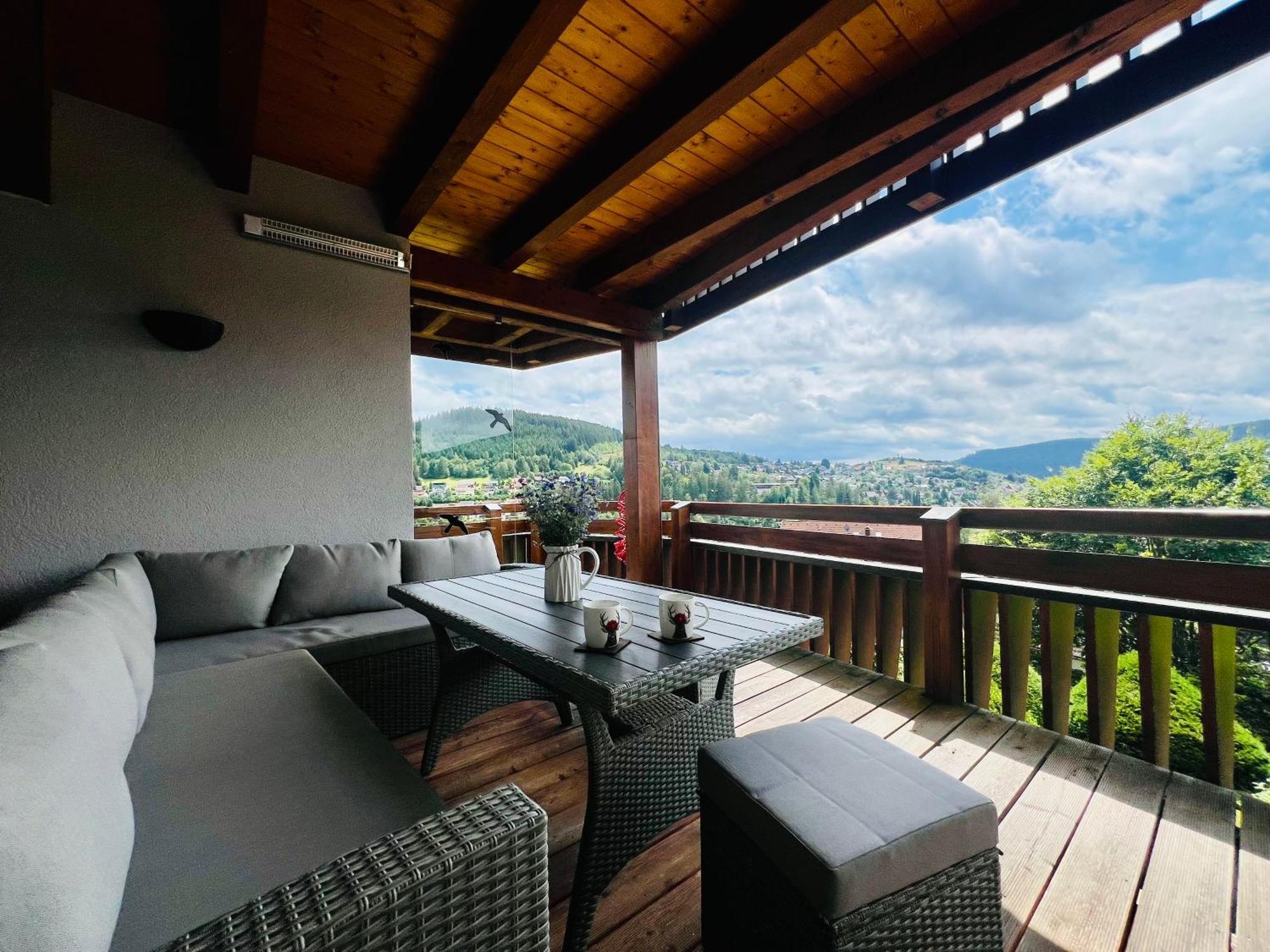 Appartamento Panoramablick Mit Privatparkplatz, 2 Balkone Und 1,5 Baeder Titisee-Neustadt Esterno foto