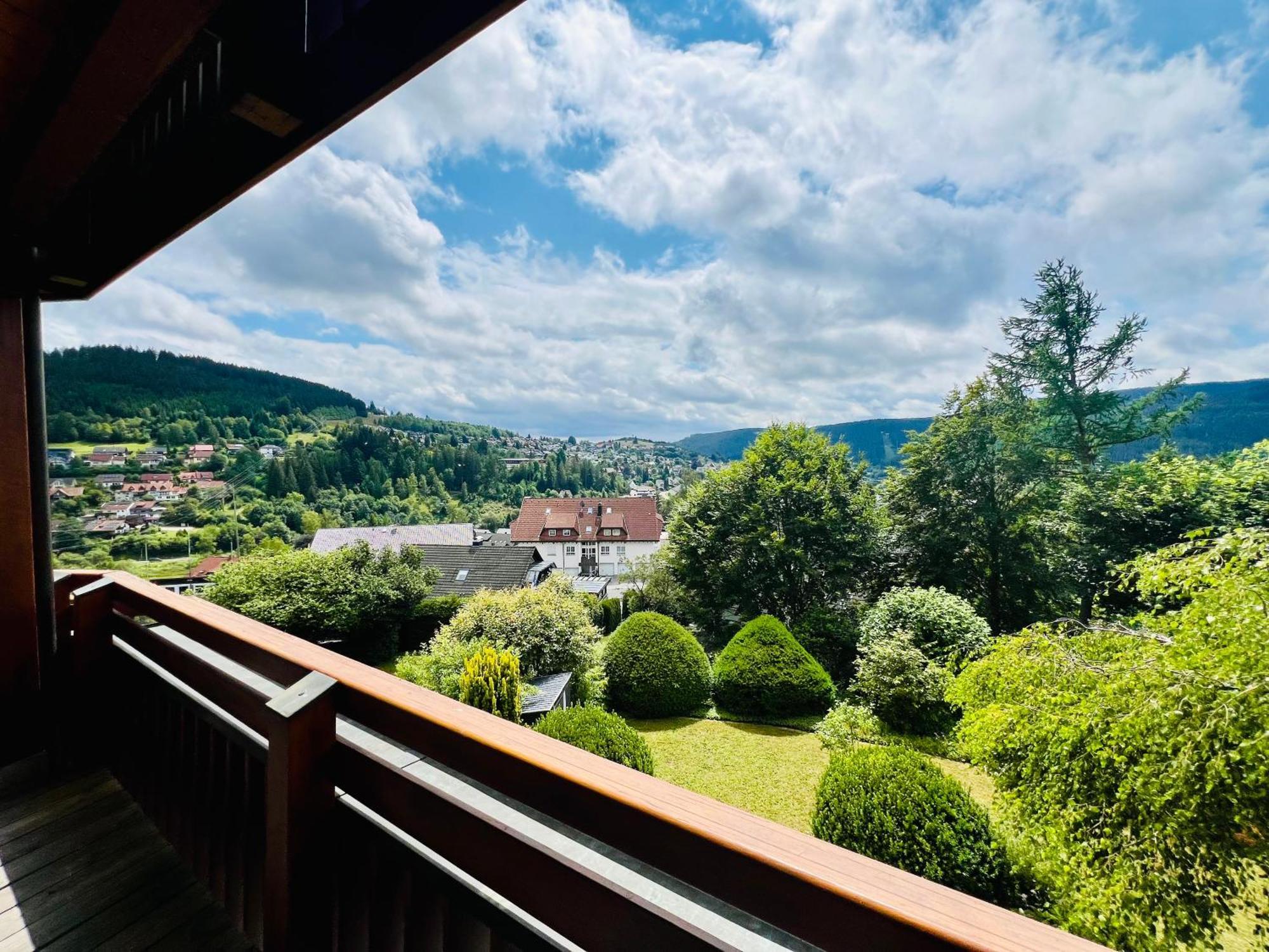 Appartamento Panoramablick Mit Privatparkplatz, 2 Balkone Und 1,5 Baeder Titisee-Neustadt Esterno foto