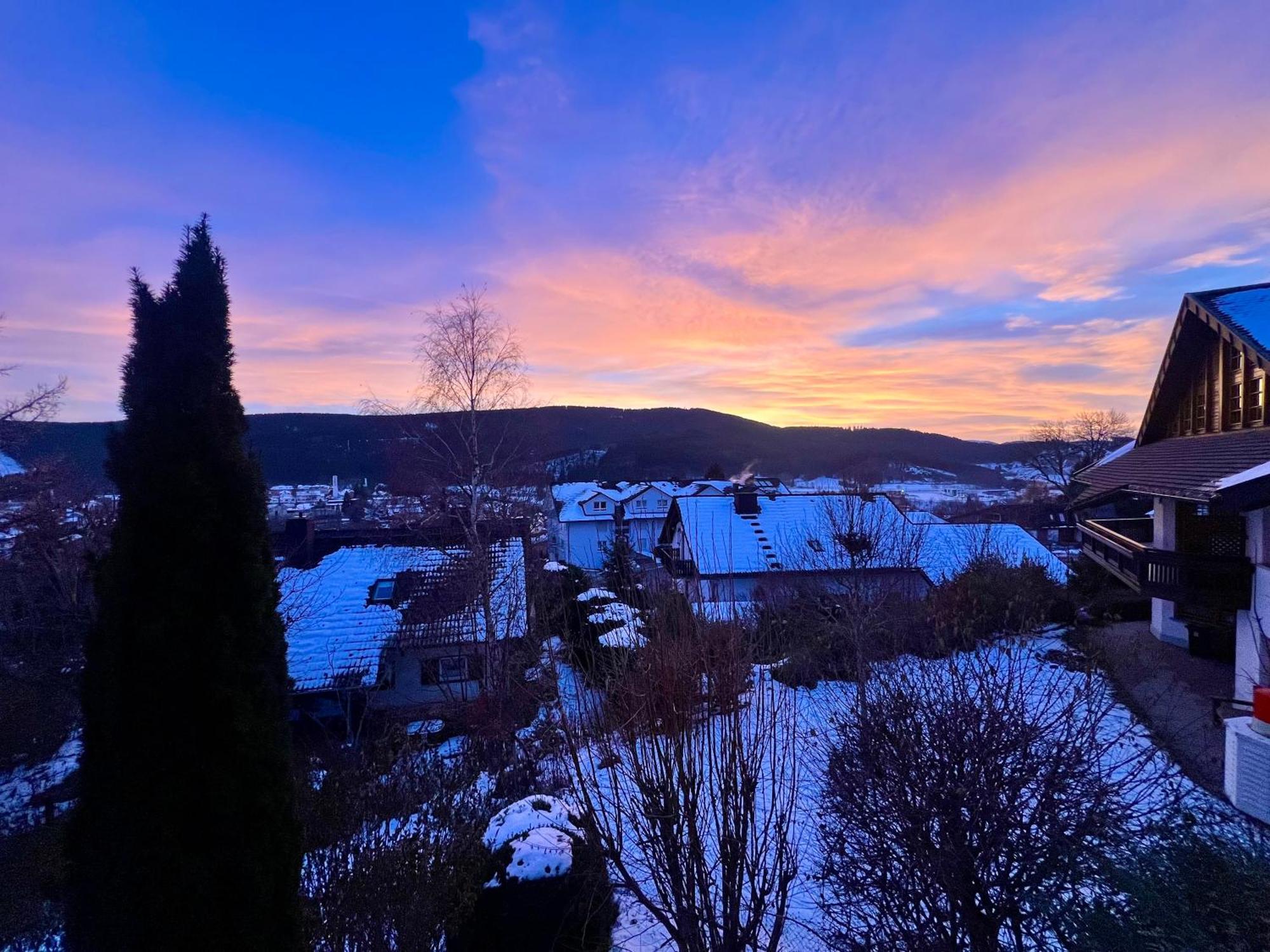 Appartamento Panoramablick Mit Privatparkplatz, 2 Balkone Und 1,5 Baeder Titisee-Neustadt Esterno foto